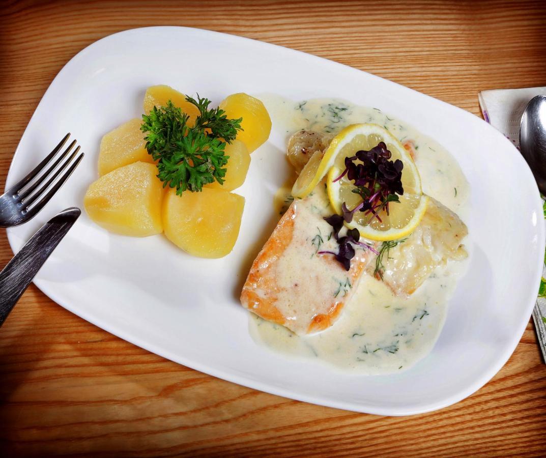 Restaurant-Cafe-Pension Himmel Ландсхут Екстериор снимка